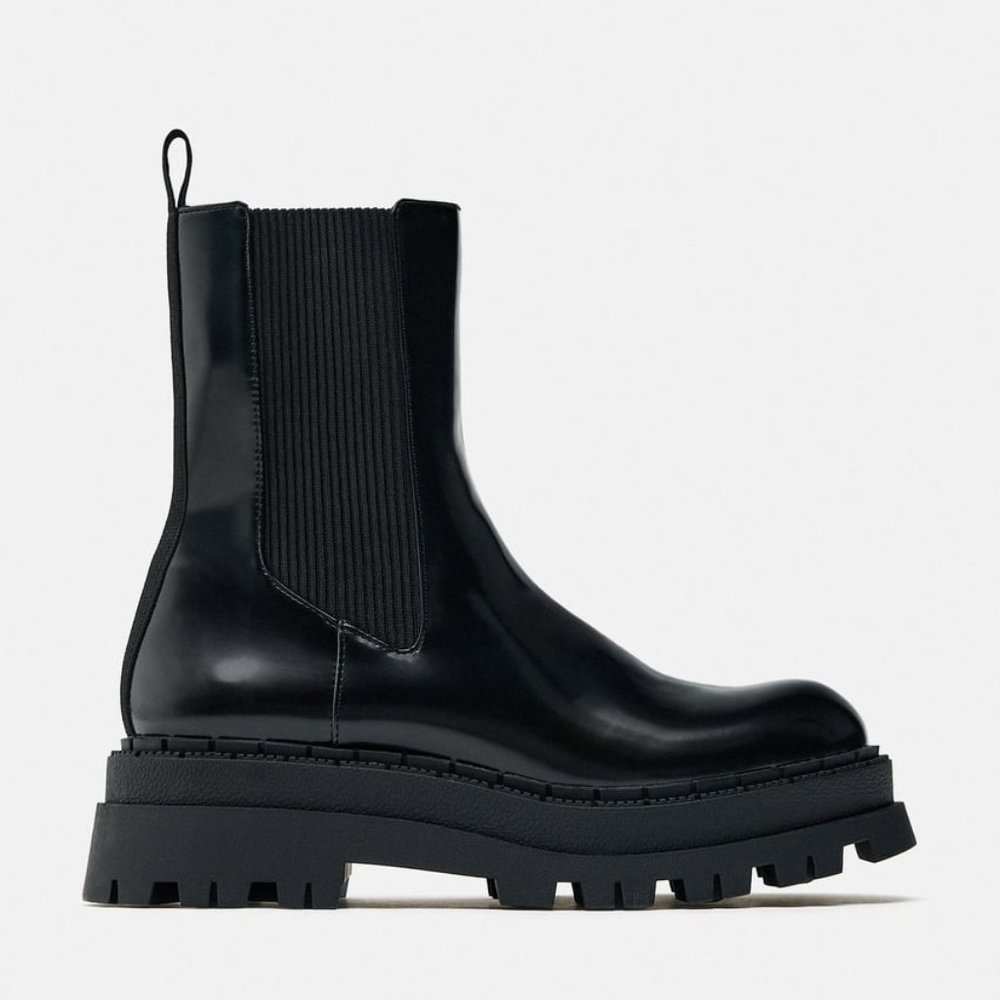 COPY - NWT ZARA LUG SOLE CHELSEA ANKLE BOOTS BLACK